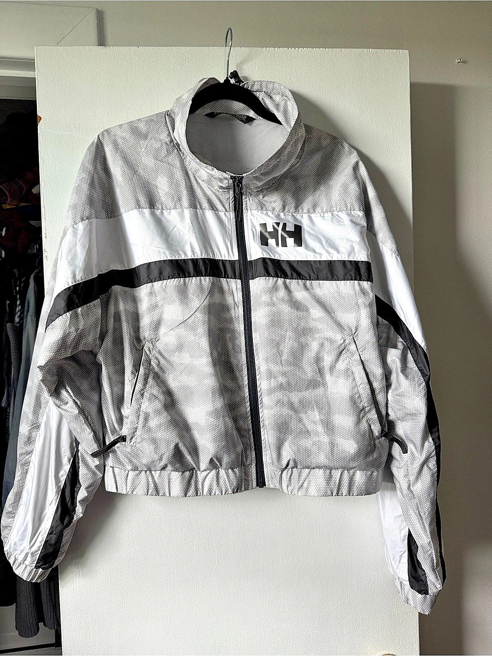 Helly Hansen Windbreaker Jacket Color Block Windbreaker in White & Black XL Like